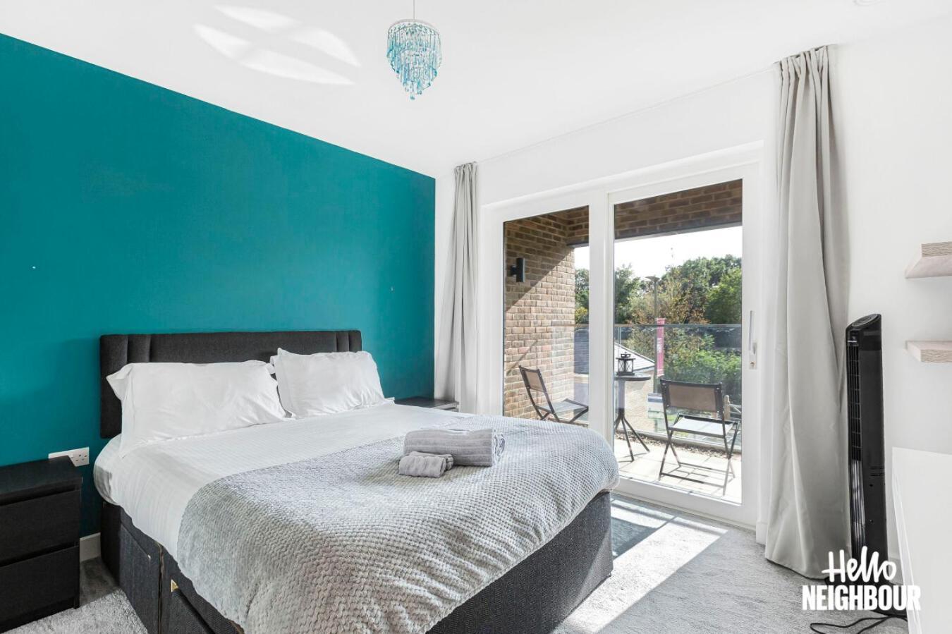 Modern 1 Bedroom Apartment With Parking In Colindale, London Edgware Bagian luar foto
